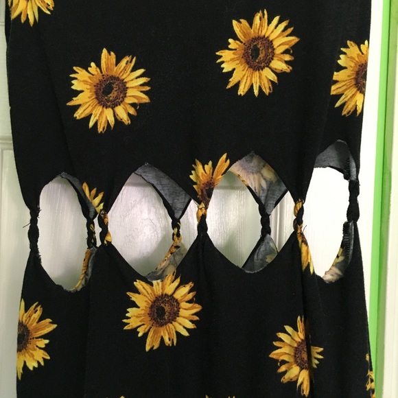 Kendall & Kylie Sunflower Design Cut-Out Dress - Picture 3 of 3